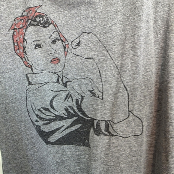 Gray Graphic Muscle Tee - Picture 3 of 4